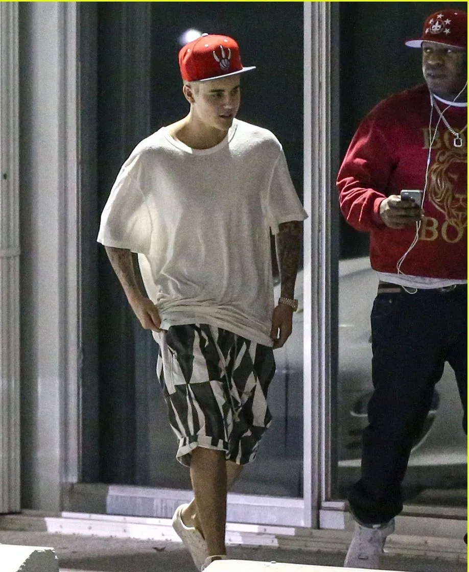 Justin Bieber di Hit Factory membantu untuk albumMadison Beer @justjared.com