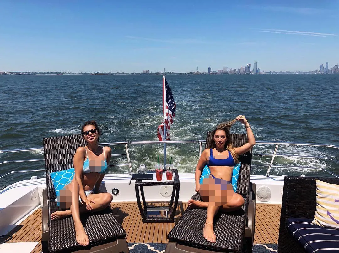 Selena tetap strong dan nggak peduli © instagram.com/tmarie247