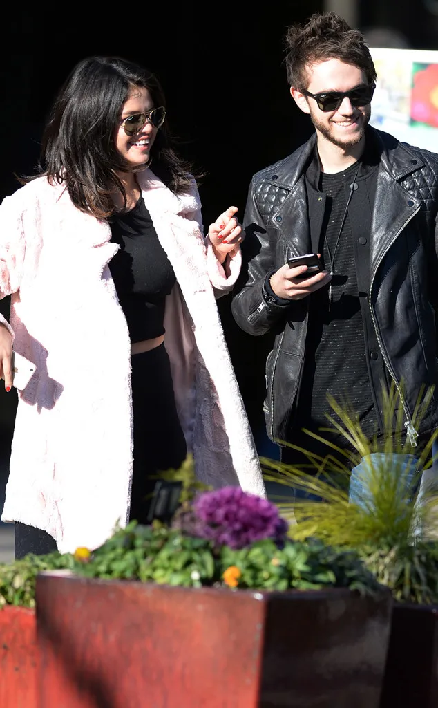 Selena dan Zedd kembali berkencan @ eonline.com