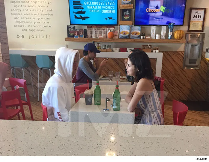 Justin dan Selena sarapan bareng tanpa The Weeknd © TMZ