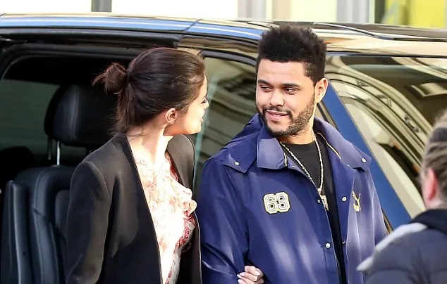 Selena dan The Weeknd habiskan miliaran rupiah untuk liburan di Italia © via dailymail.co.uk