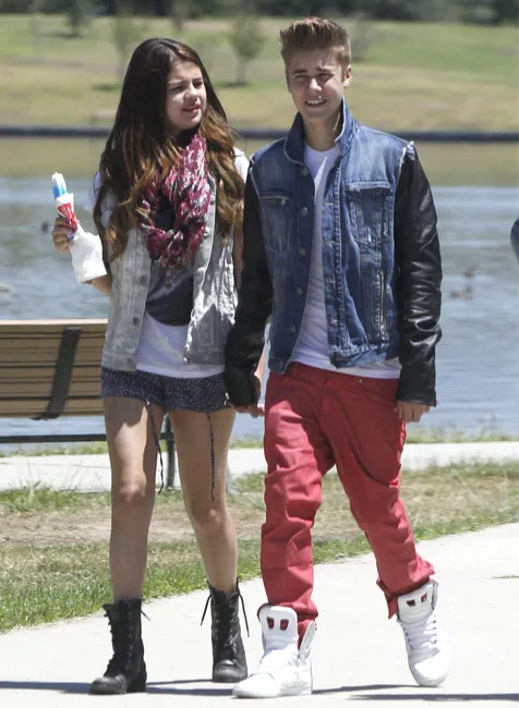 Pikat Justin dengan implan payudara? @ fameflynet.com