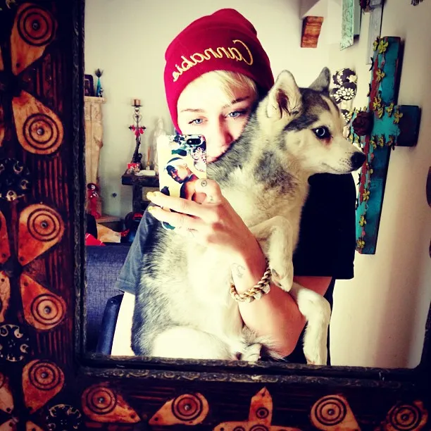 © instagram.com/mileycyrus