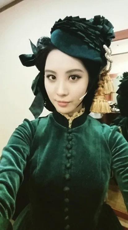 Seohyun bergaya sebagai Scarlett O' Hara © instagram.com/seojuhyun_s