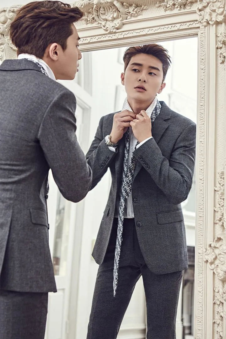 Park Seo Jun dalam pemotretan Basso Home musim Semi/ Musim Panas. ©Basso Home
