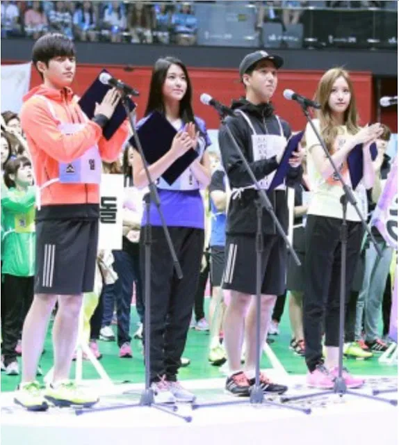 Seolhyun AOA dan Na Eun A Pink yang kecantikannya jadi perdebatan di antara netizen. ©pann.nate.com