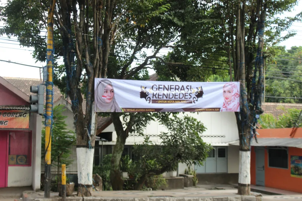 Sepanduk Ashanty terpasang di sejumlah tempat di kota Malang. ©KapanLagi.com/Darmadi Sasongko
