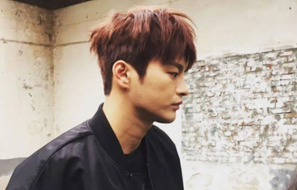 Seo In Guk dipulangkan dari tugas militer karena masalah kesehatan. ©allkpop.com