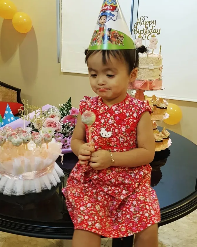 Kathleen pun menikmati pesta ulang tahunnya tersebut (credit: instagram.com/mayaseptha)