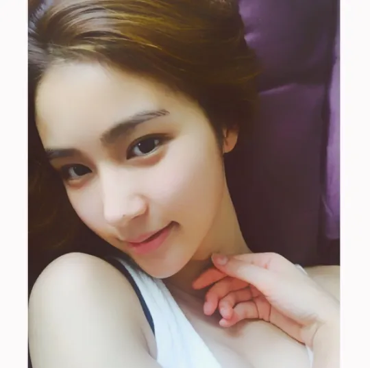Sepupu Yuri Girls Generation, Vivian, yang wajah cantiknya bikin hati berdebar. ©Instiz