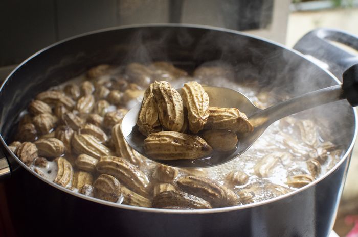 Illustration of Boiled Peanuts (Source: iStockphoto)