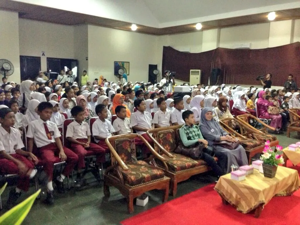 Sesi 2 NONTON BARENG FILM INSPIRATIF di Pariaman @ Foto: Ttania Samantha