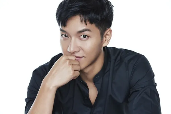 Lee Seung Gi memastikan drama comebacknya. © soompi.com