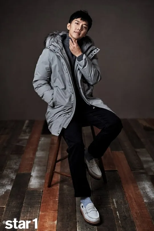 Pemotretan terbaru Lee Seung Gi setelah pulang dari wajib militer. © @Star1