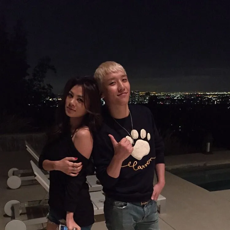Foto bareng Seungri Big Bang dan Adinda Bakrie yang langsung bikin fans heboh. ©Instagram/adindabakrie