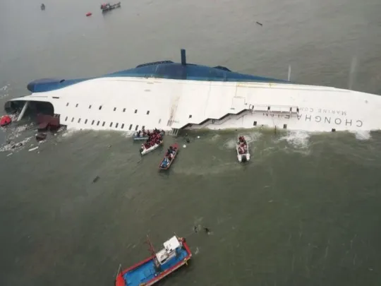 Kapal feri Sewol yang tenggelam foto via Soompi