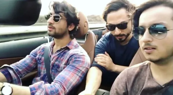 Shaheer jalan-jalan bareng dua sepupunya ©instagram/shaheernsheikh