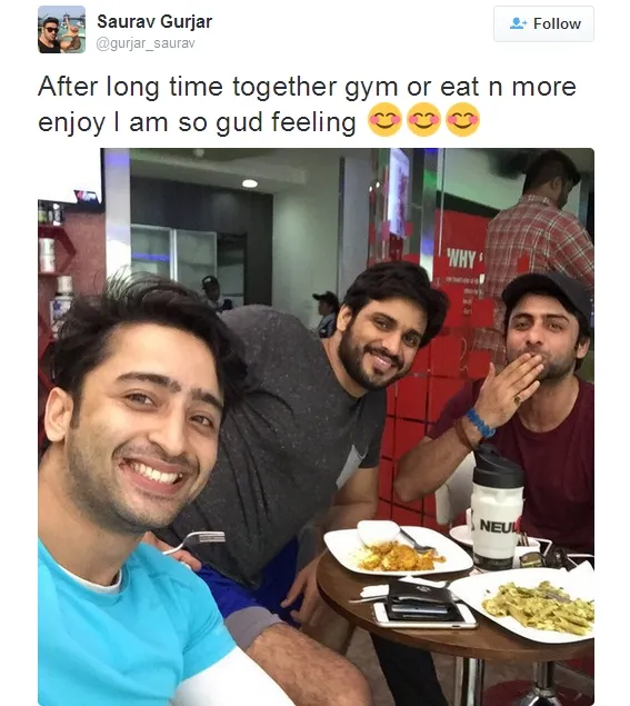 Shaheer masih cemong saat bertemu dengan Saurav dan Rohit. ©twitter/gurjar_saurav