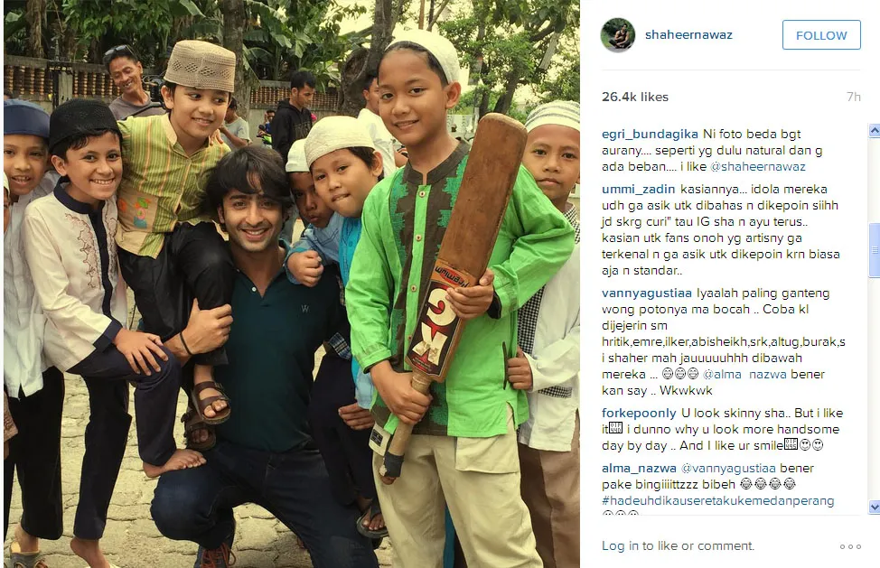 Ini dia foto Shaheer Sheikh bareng anak-anak di lokasi syuting 'Cinta di Langit Taj Mahal' @instagram.com/shaheernawaz