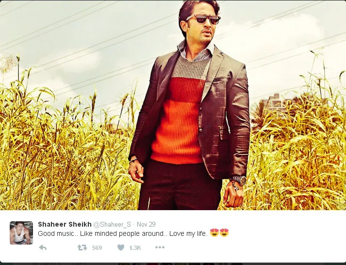 Ini dia gaya keren Shaheer Sheikh di tengah padang ilalang © Twitter.com/Shaheer_S