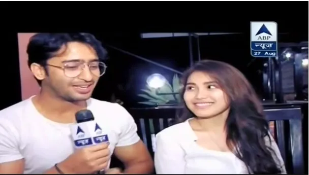 Ini dia potret kemesraan saat Shaheer Sheikh mengenalkan Ayu ke media India © daylimotion.com