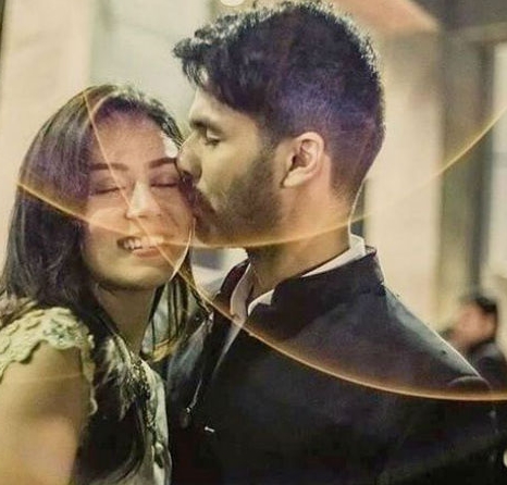 So Sweet! Shahid Kapoor Cium Mesra Istri di Pernikahan 