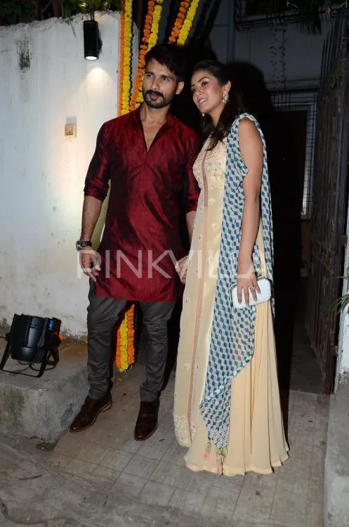 Shahid dan Mira kompak bungkam soal kabar kehamilan tersebut © Pinkvilla.com