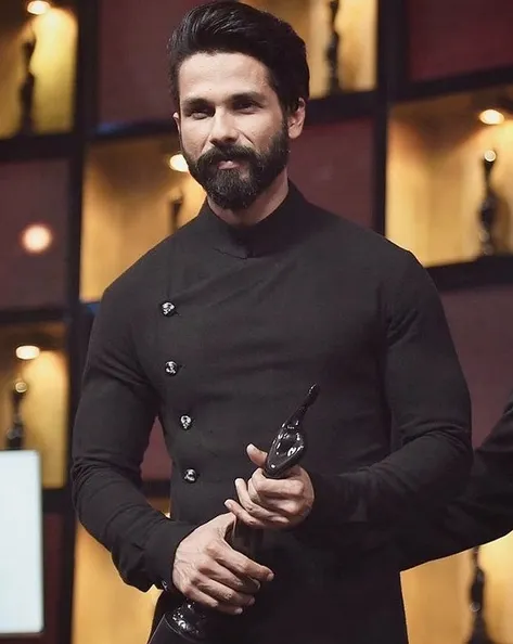 Shahid Kapoor jadi aktor terbaik pilihan kritikus lewat film UDTA PUNJAB ©FilmyWave.com