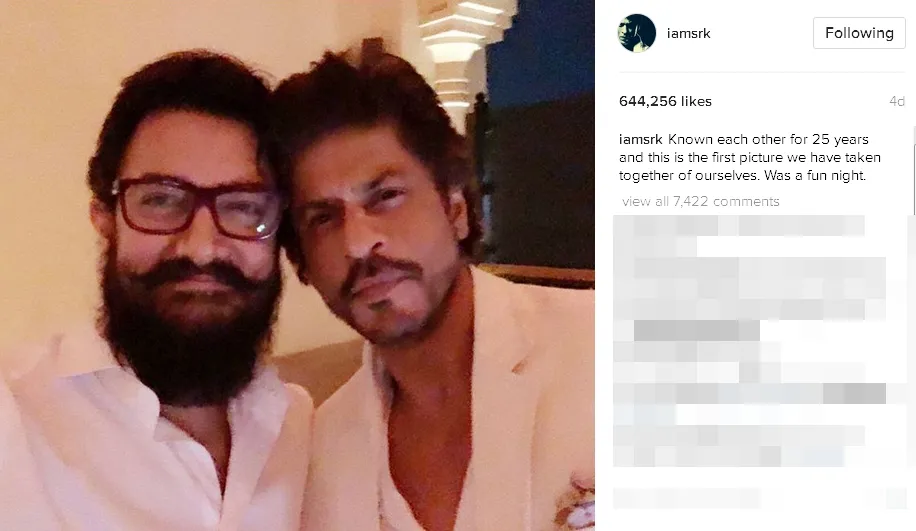 Selfie perdana Shahrukh Khan dan Aamir Khan setelah 25 tahun kenal ©instagram/iamsrk