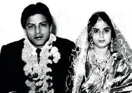 Ayah dan ibu Shahrukh saat menikah. ©lightscamerabollywood.com
