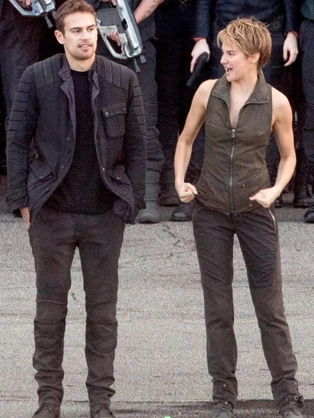 Shailene di lokasi syuting INSURGENT @ dailymail.co.uk