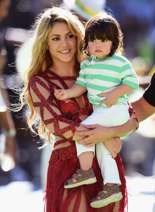 Shakira dan anaknya @ AFP