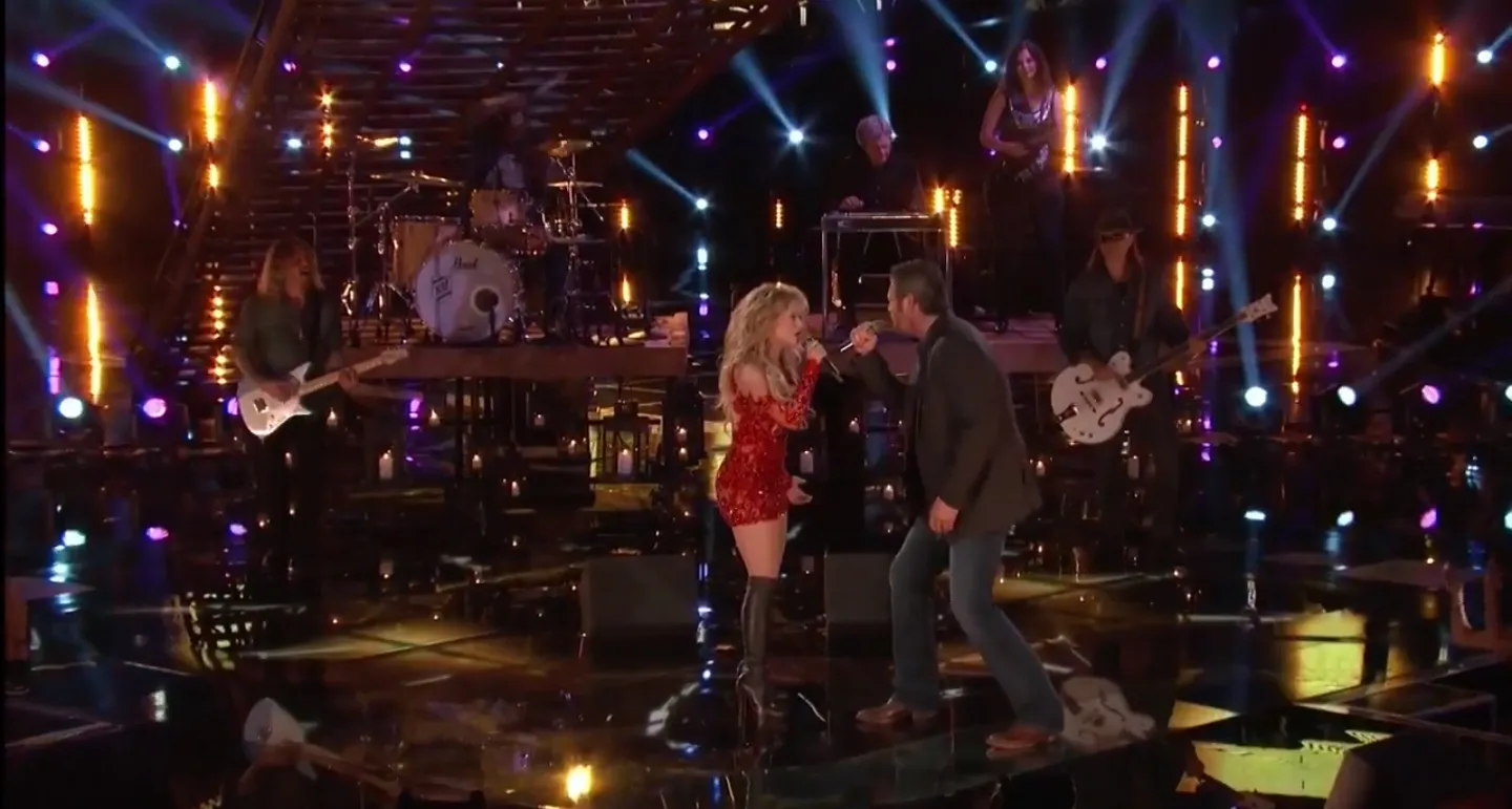 Shakira tak mau terlalu dekat dengan Blake/Youtube©