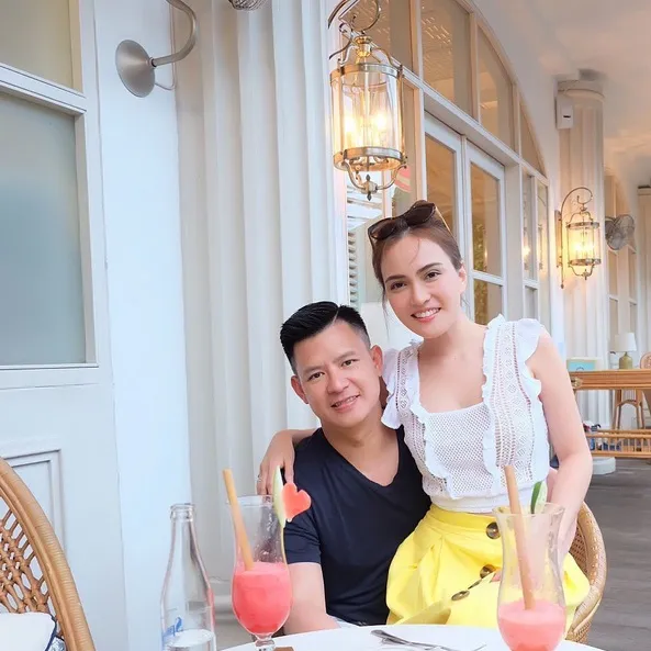 Kemesraan Shandy Aulia dan sang suami saat liburan di Bali. ©instagram.com/shandyaulia