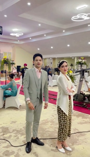 Biasa Pakai Dress, Ini 7 Potret Lain Shandy Aulia Saat Kenakan Kebaya ...