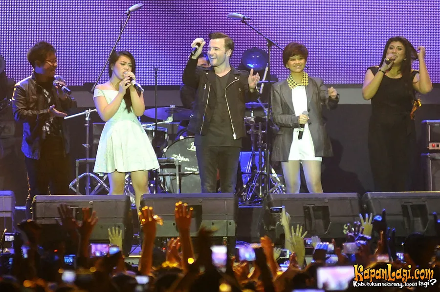 Penampilan Epik Shane Filan Bersama Juara Adu Bakat Indonesia/@Foto: KapanLagi.com®/Bambang