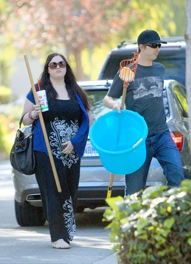 Cassandra dan Casey @ dailymail.co.uk