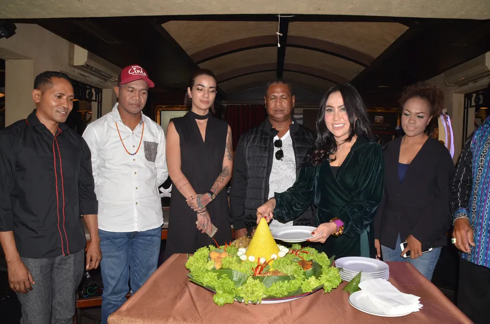 Bersama Sheila Marcia, WinSas Project siap hadirkan hasil dari paduan musik etnik dan EDM © KapanLagi.com/Sahal Fadli