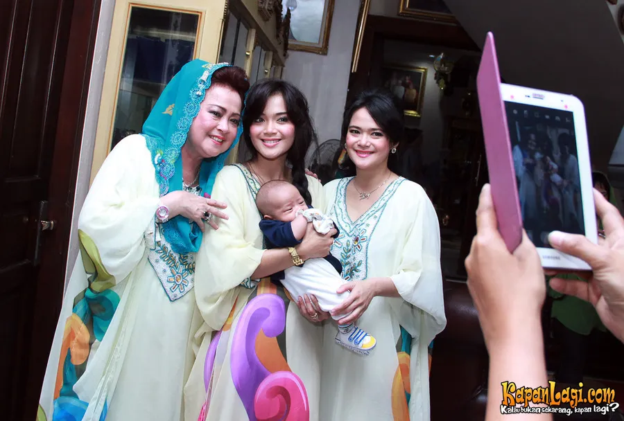 Shirley Daisy - Sheza Idris - Shezy Idris