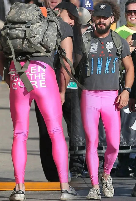 Jenggot tebal, legging pink :( ©fameflynet.com