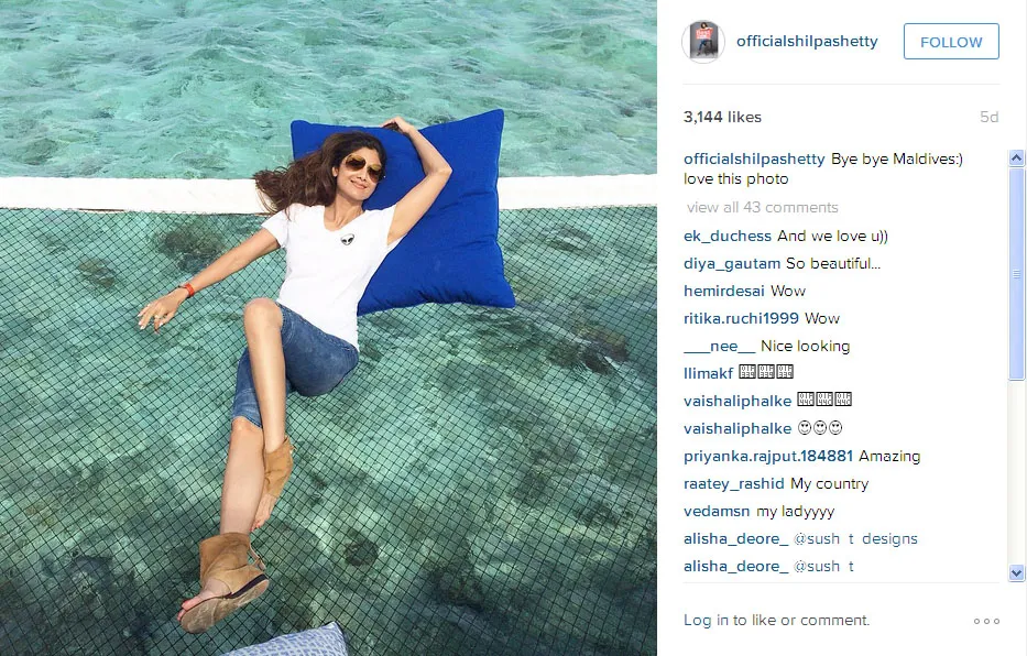 Ini dia gaya Shilpa Shetty saat berjemur di Maldives © Instagram.com/officialshilpashetty