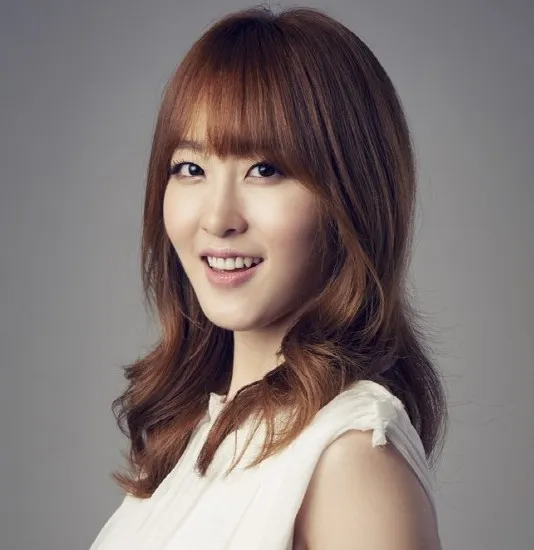 Shin Ah Young baru saja mengalami kecelakaan mobil. ©soompi.com