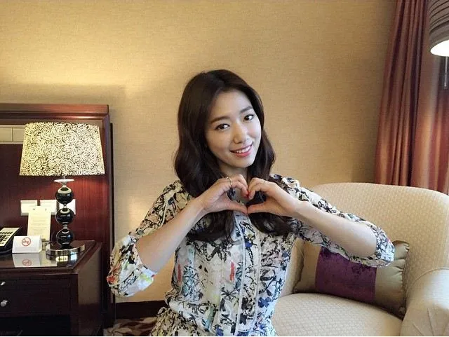 Park Shin Hye juga sedang di Shanghai, sama seperti Lee Jong Suk. ©instagram/ssinz7