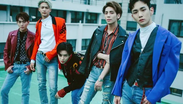 Semua artis SM berbakat © SM Entertainment