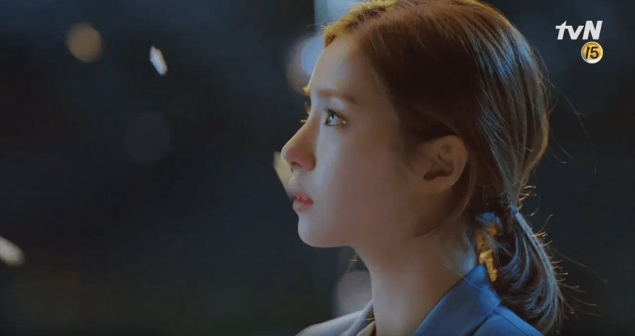 Style rambut pendek Shin Se Kyung yang langsung mencuri perhatian. © koreaboo.com