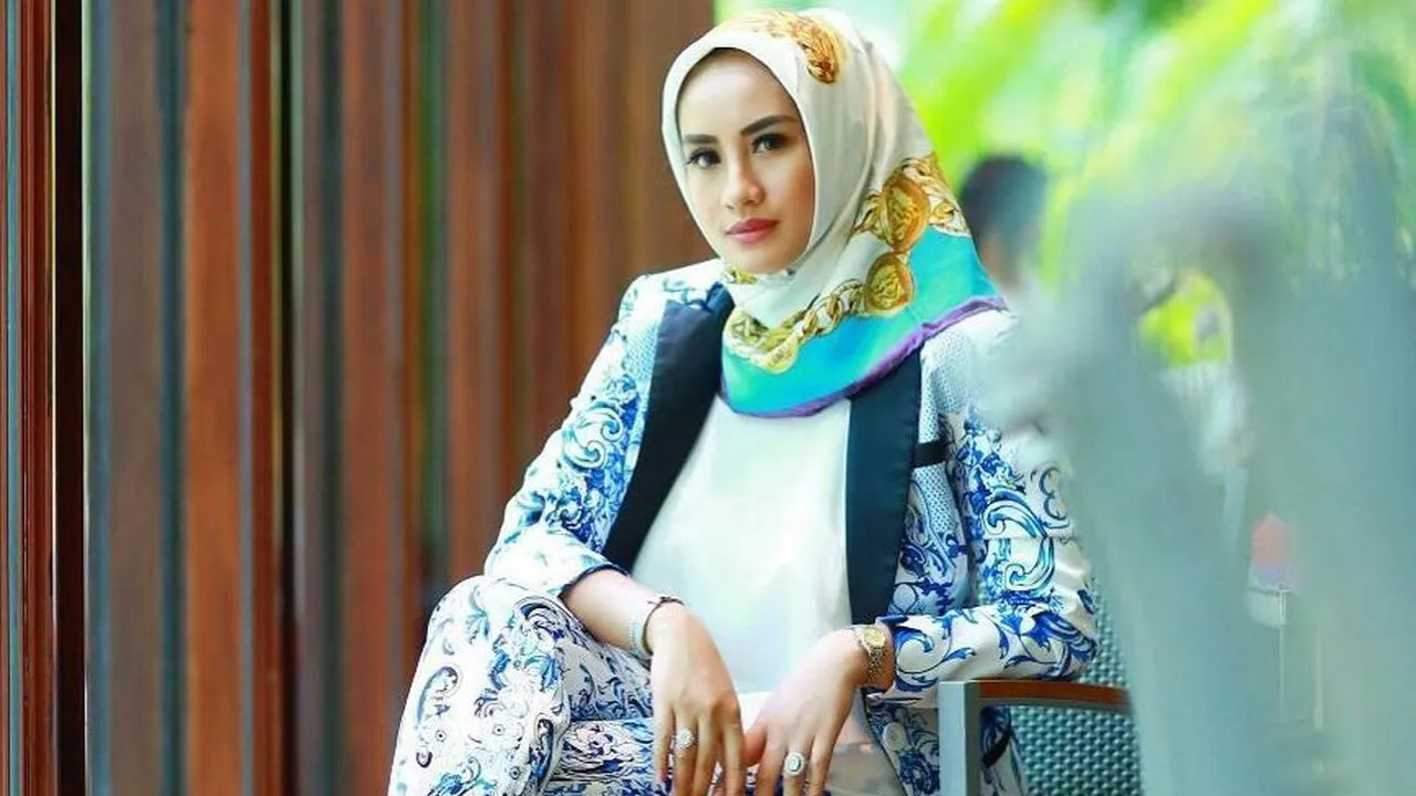 Shinta Bachir inginkan suami yang bisa dukung dirinya dalam berhijrah © via liputan6.com