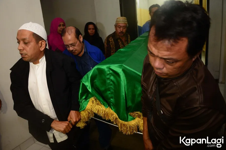 Sebelum meninggal almarhum Shinta Muin berencana umrah dengan suami. ©KapanLagi.com/Bayu Herdianto