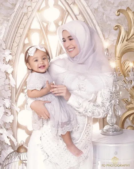 Shireen Sungkar tengah hamil anak ketiga © instagram.com/fdphotography90
