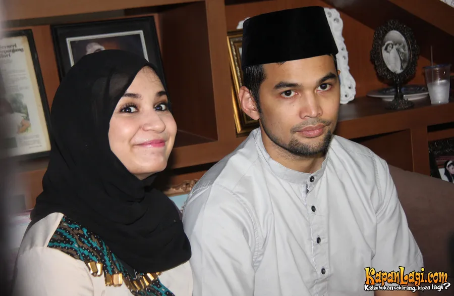 3 Juli 2014, 4 hari setelah Shireen memutuskan berhijab, kadang masih sering lupa. ©KapanLagi.com®/Busan