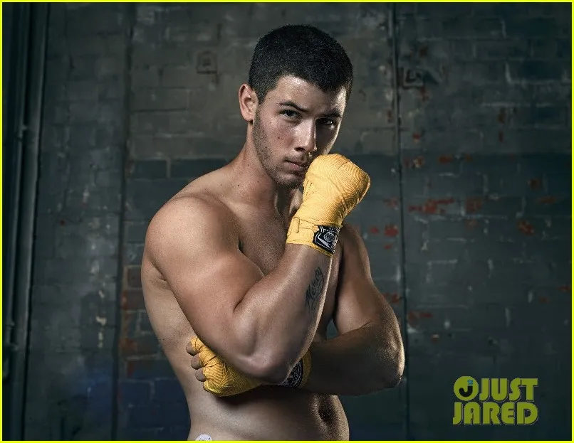 Seperti ini penampilan Nick sebagai Nate Kulina © justjared